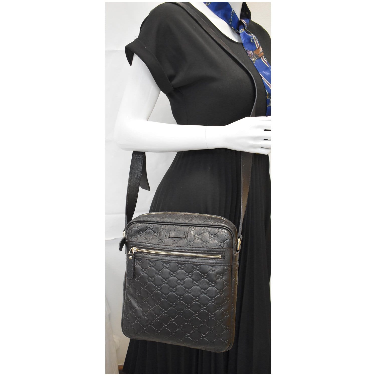 GUCCI Guccissima Leather Messenger Bag Black 201448