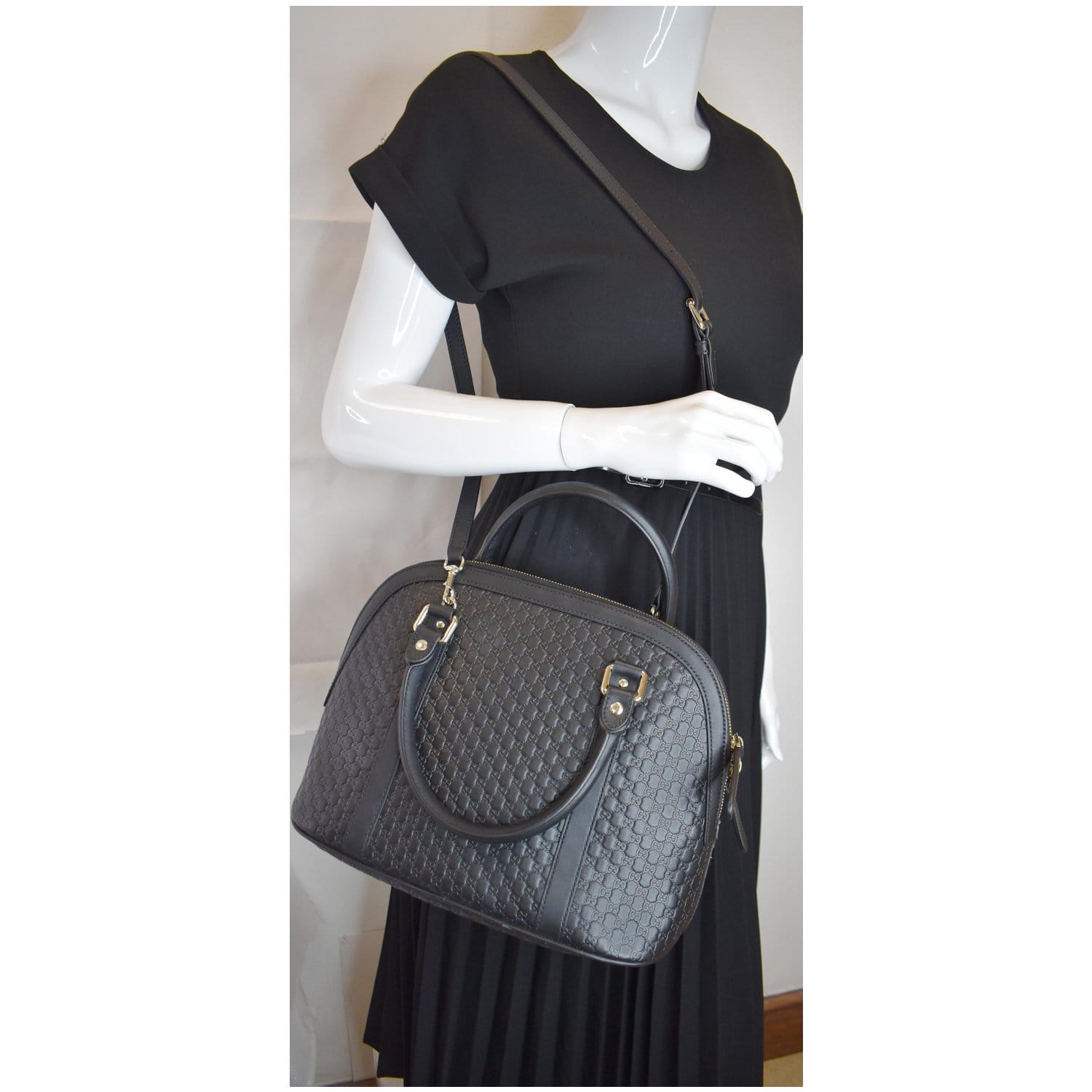 GUCCI Dome Medium Microguccissima Leather Shoulder Bag Black 449663