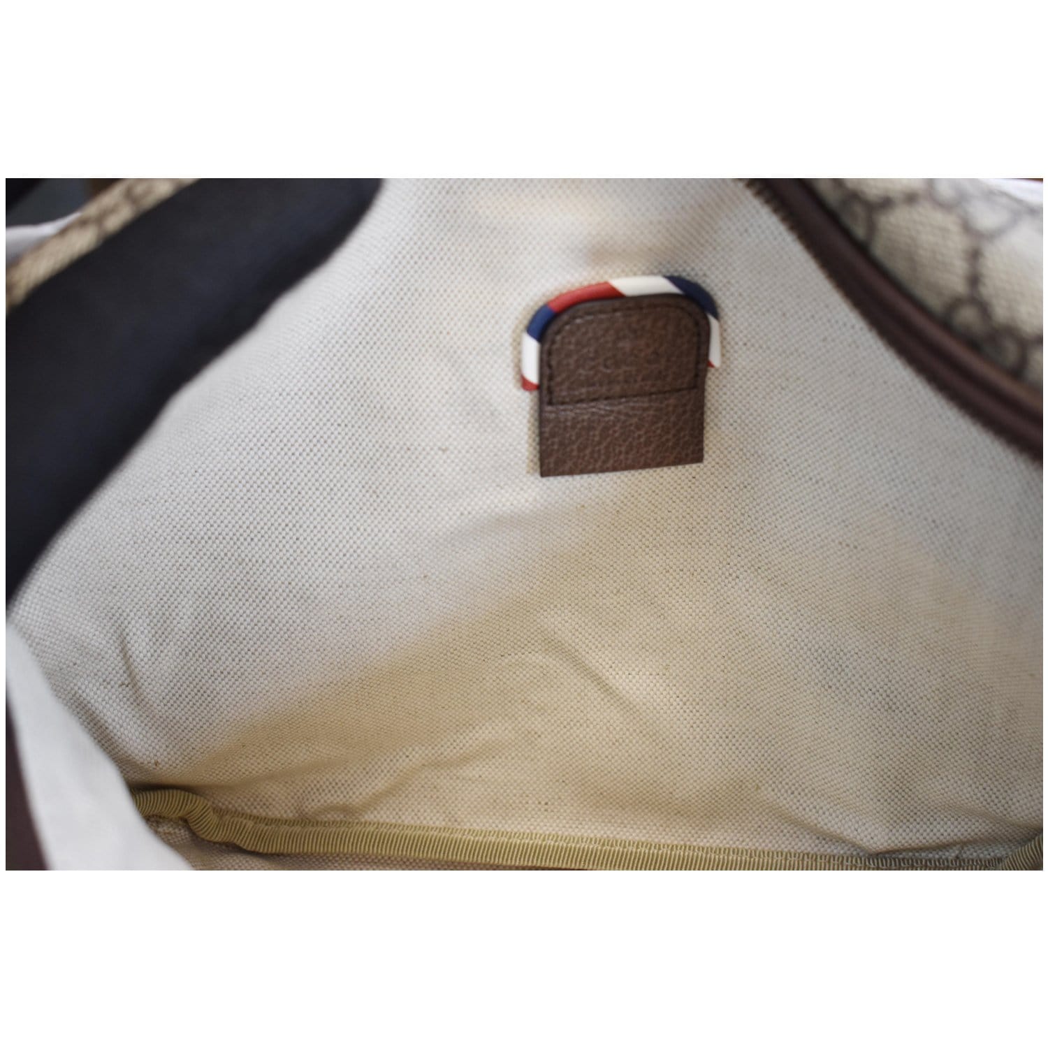 GUCCI Courrier GG