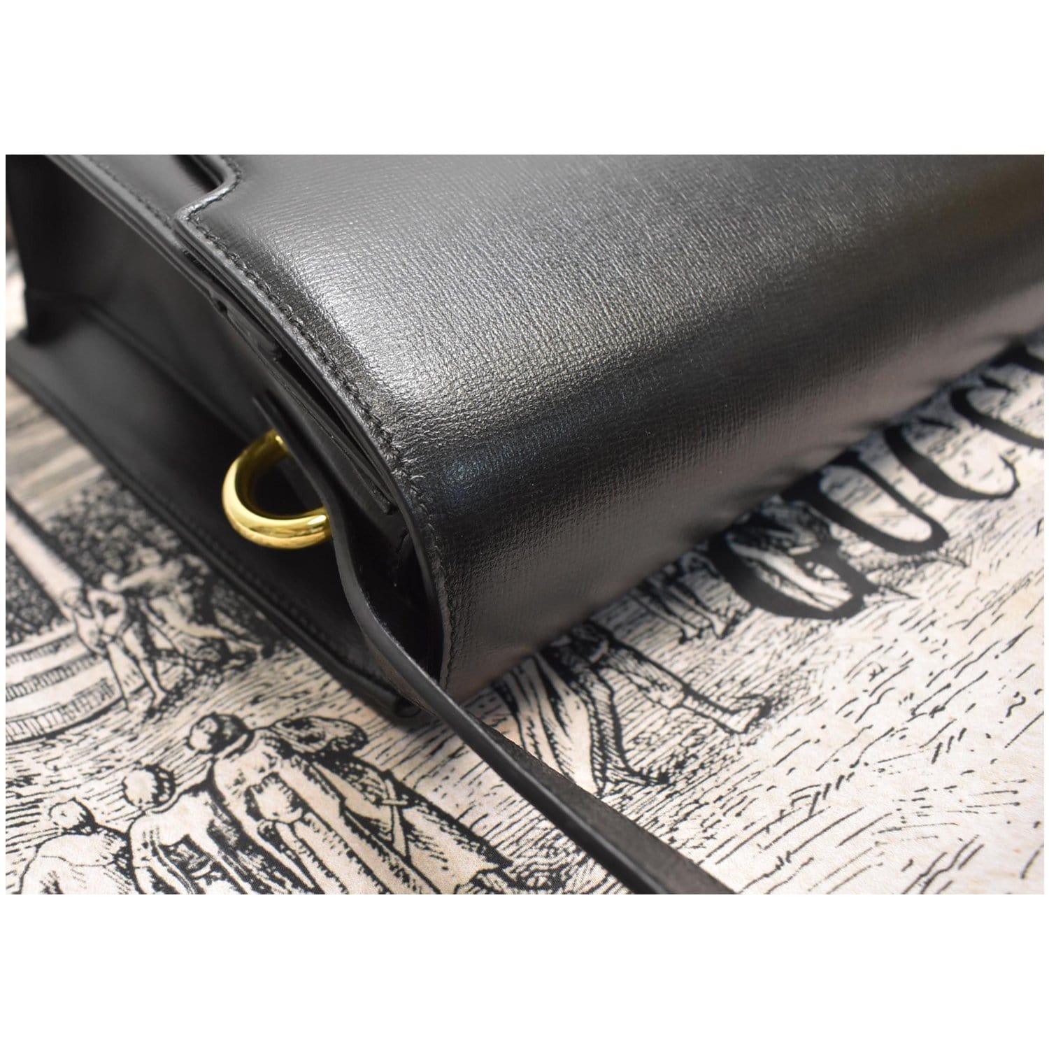 GUCCI Logo Plaque Leather Shoulder Bag Black 589471