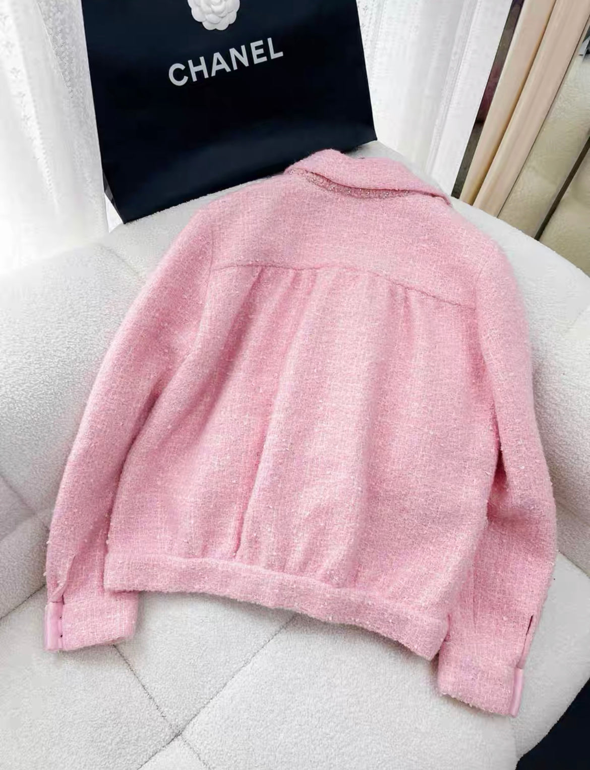 Chanel 23K fall/winter pink tweed jacket size 44 brand new with tags