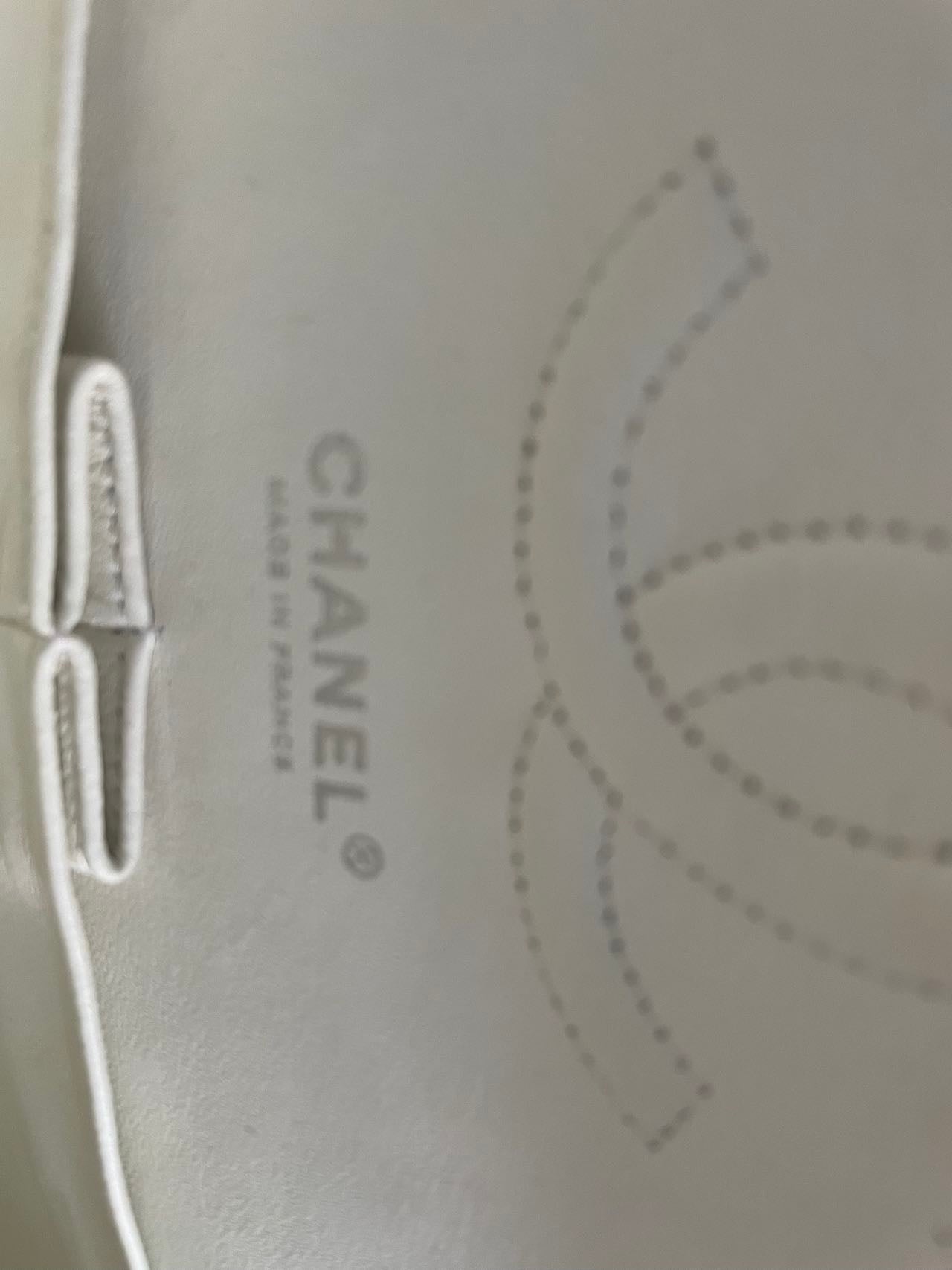 Chanel White Classic Flap Bag in medium Caviar Leather with Silver Hardware