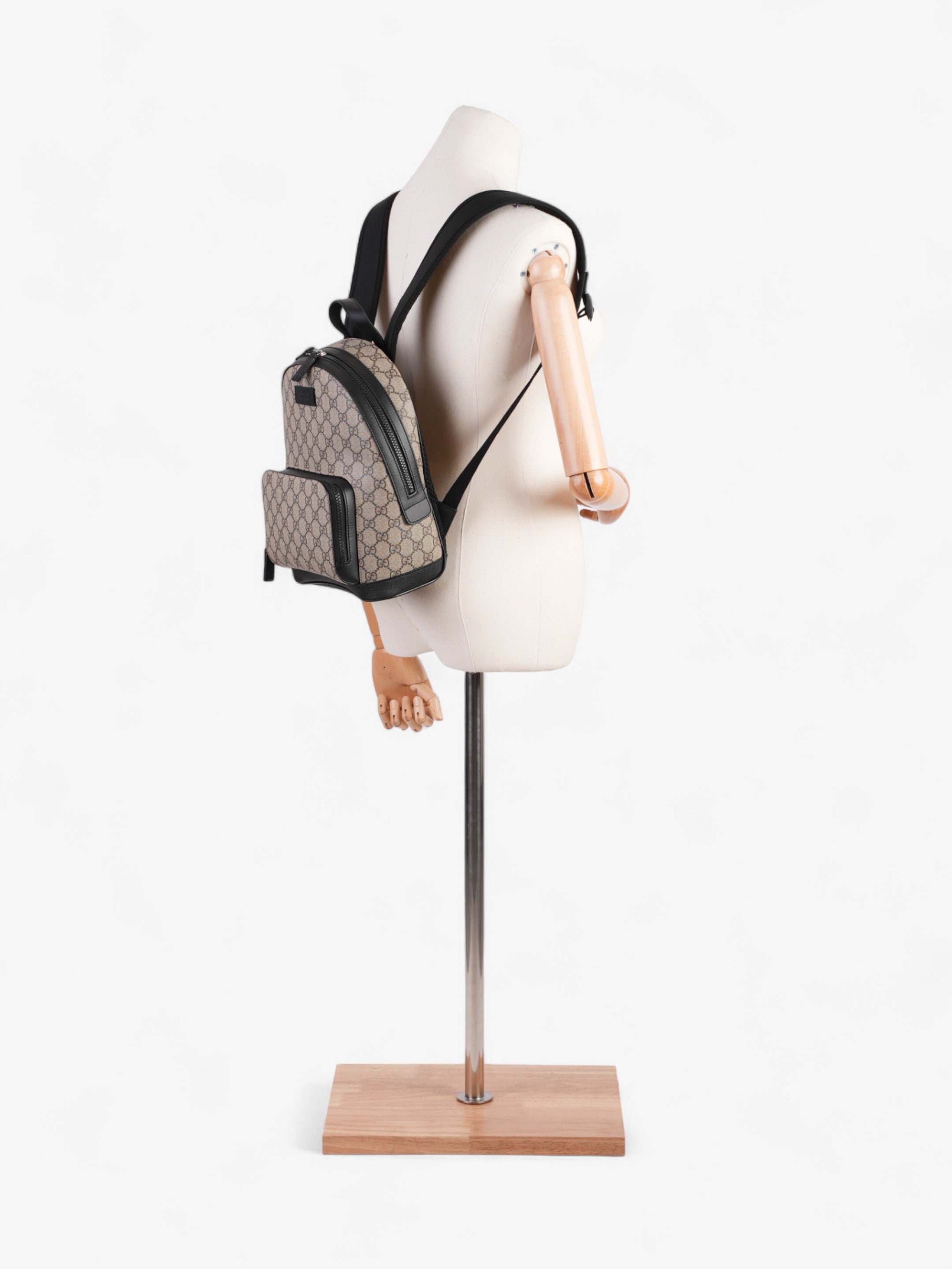 Gucci GG Retro Backpack GG Supreme Coated Canvas