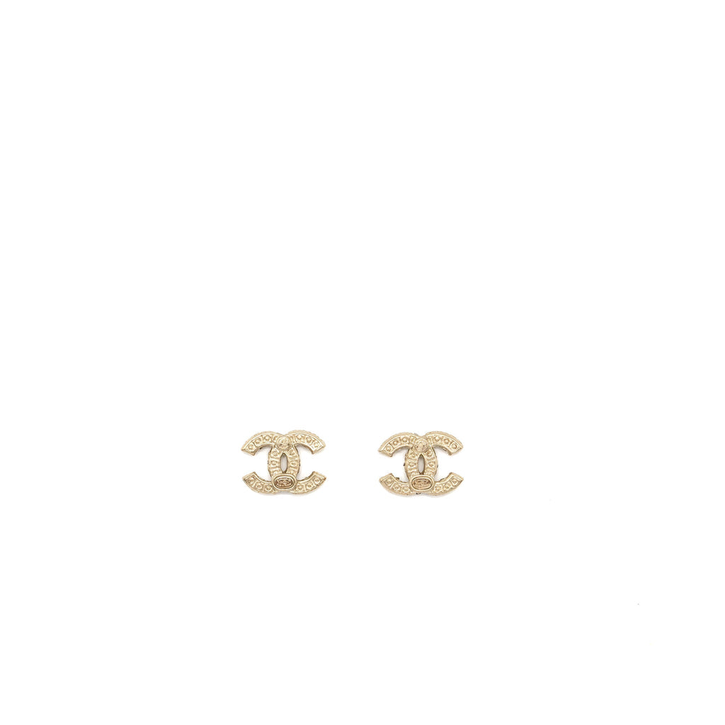 Chanel CC logo earrings with pearl light gold tone