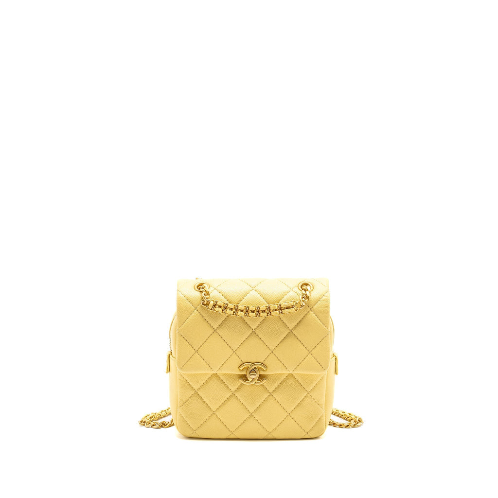 Chanel 22P quilted flap backpack caviar light yellow  (Microchip)