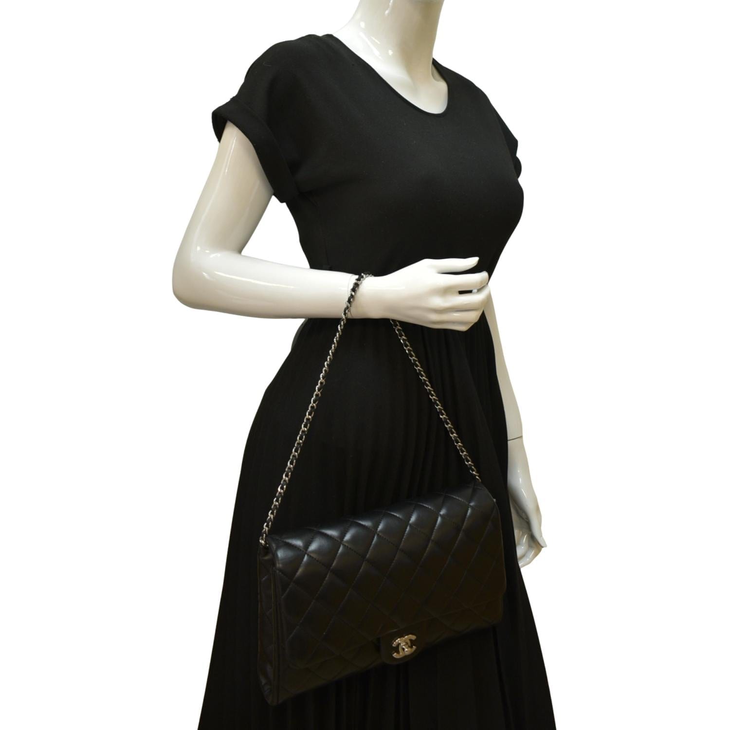 CHANEL Quilted Lambskin Leather Chain Clutch Bag Black