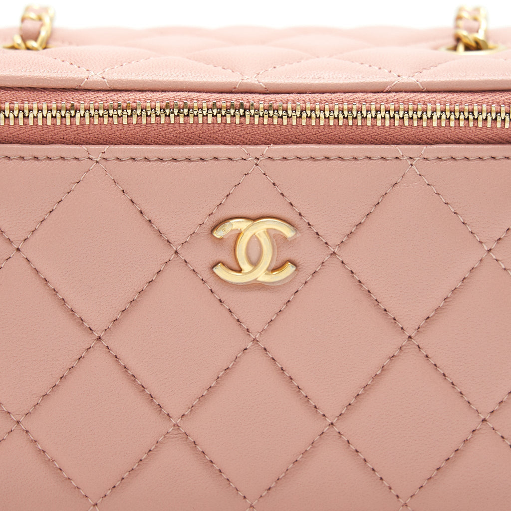 Chanel 21B pearl Crush rectangular Vanity with Chain Dark Pink