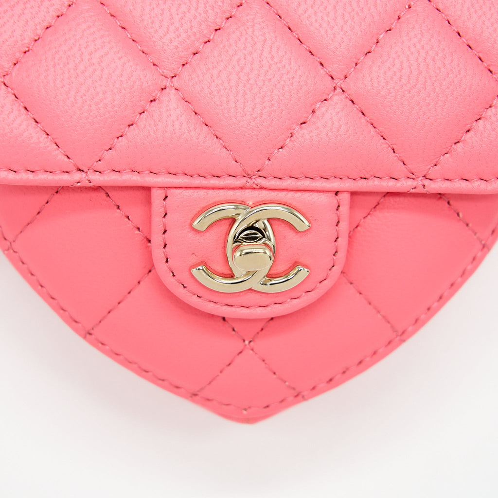 Chanel 22S Heart Belt Bag Lambskin Pink L