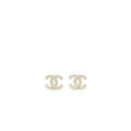Chanel CC logo with mini pearl earrings L