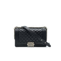 CHANEL MEDIUM BOY CHANEL HANDBAG CAVIAR BLACK