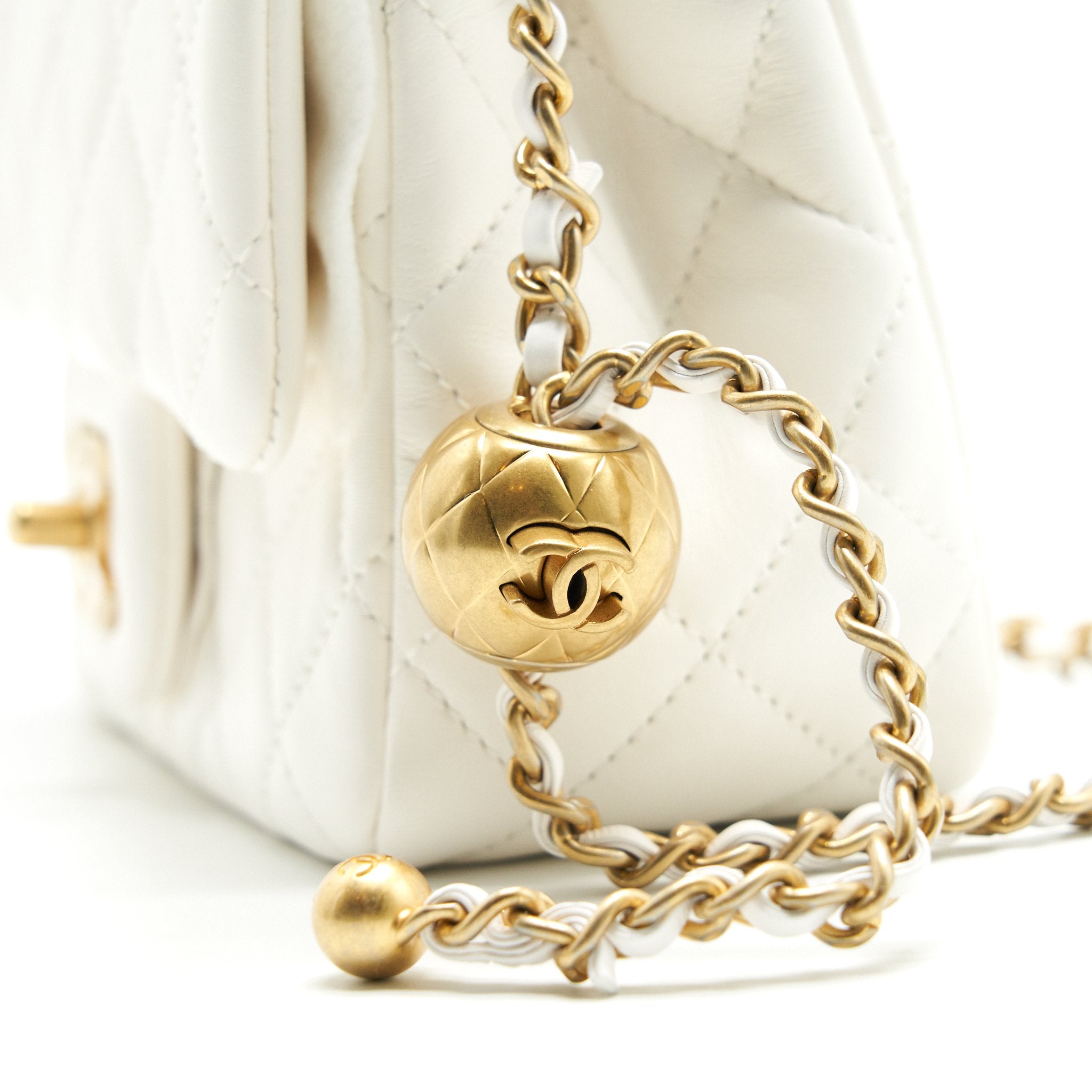 Chanel 21B pearl crush Mini Square flap Bag White