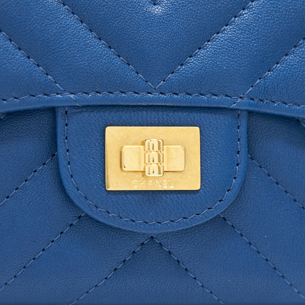 Chanel Chevron 2.55 reissue  Holder Blue