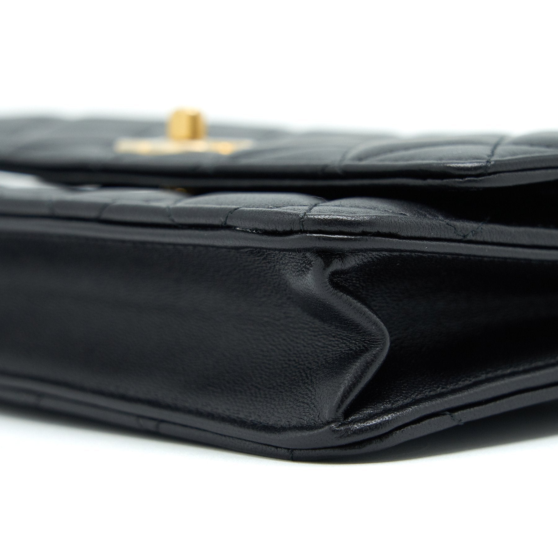 Chanel 22C Pearl Crush Wallet On Chain Black