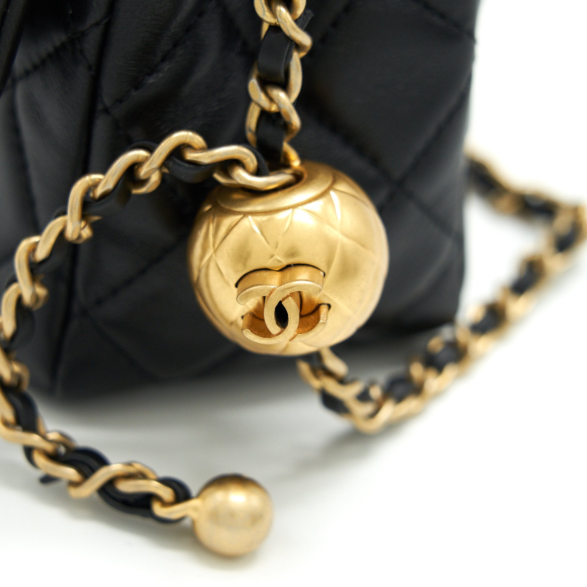 Chanel 22C Pearl Crush Mini Square Rectangular Flap Bag Black （Microchip)