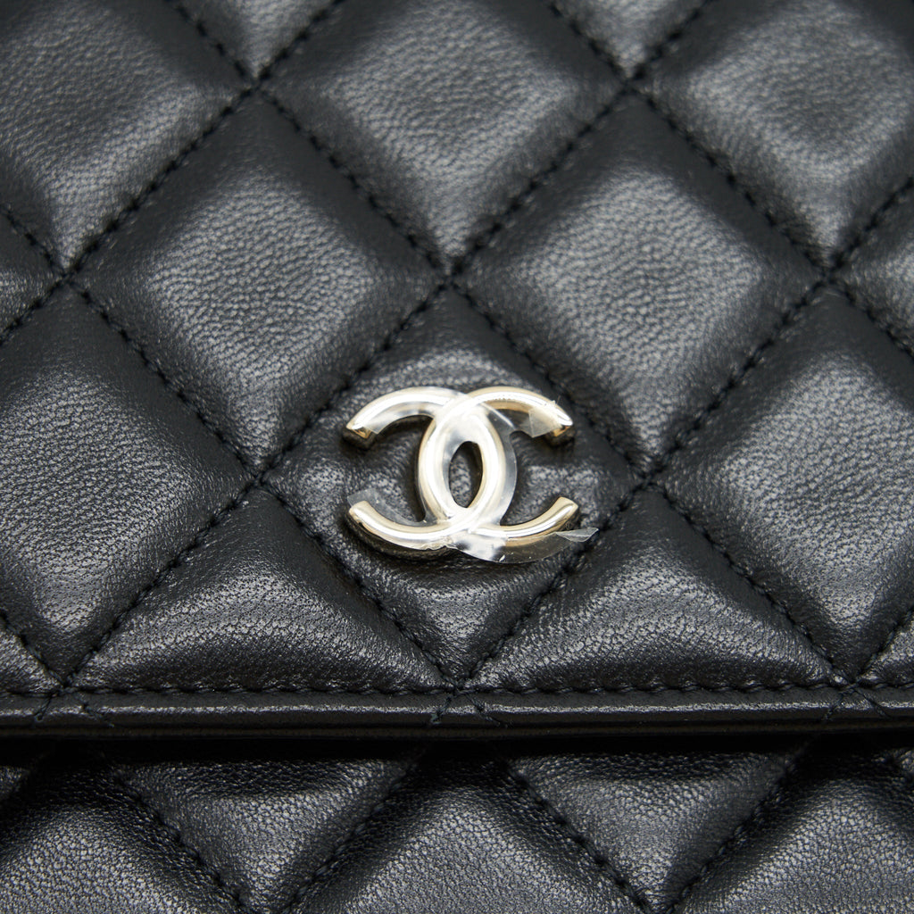 CHANEL WALLET ON CHAIN IN LAMBSKIN WITH CHARMS IN L