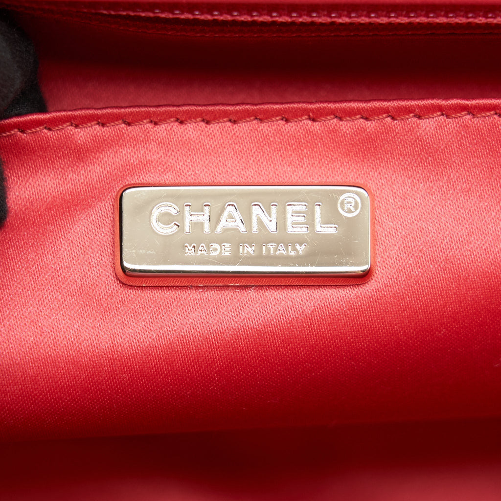 Chanel Seasonal Medium Flap Bag Fucia with