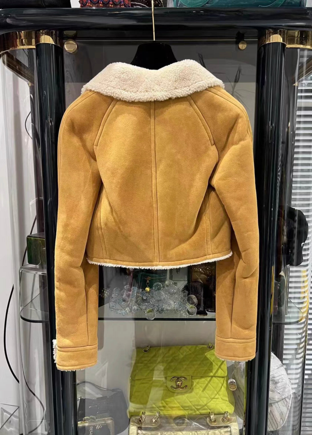 CHANEL 20A BEIGE ECRU SHEARLING LEATHER JACKET Size 34 Brand new with tags