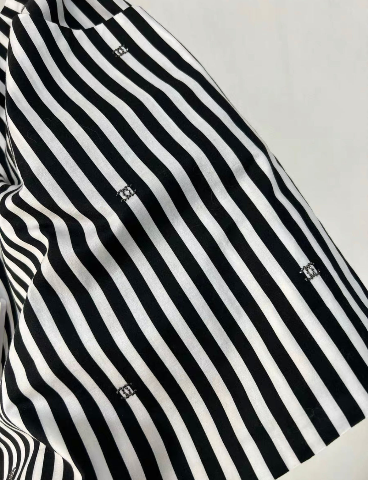 Chanel 24M coco beach striped skirt with CC logo and sparkling diamonds, brand new with tag, size 36