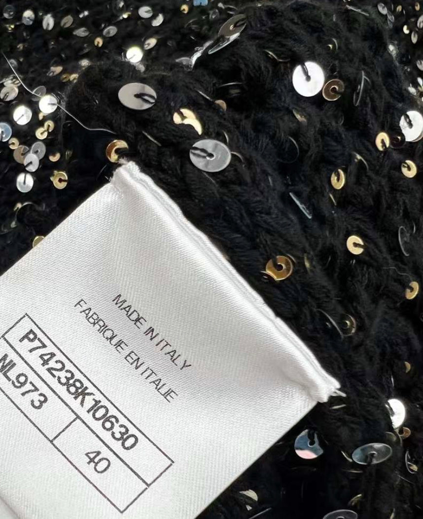Chanel 23c black tweed sequin igan size 40 brand new with tag
