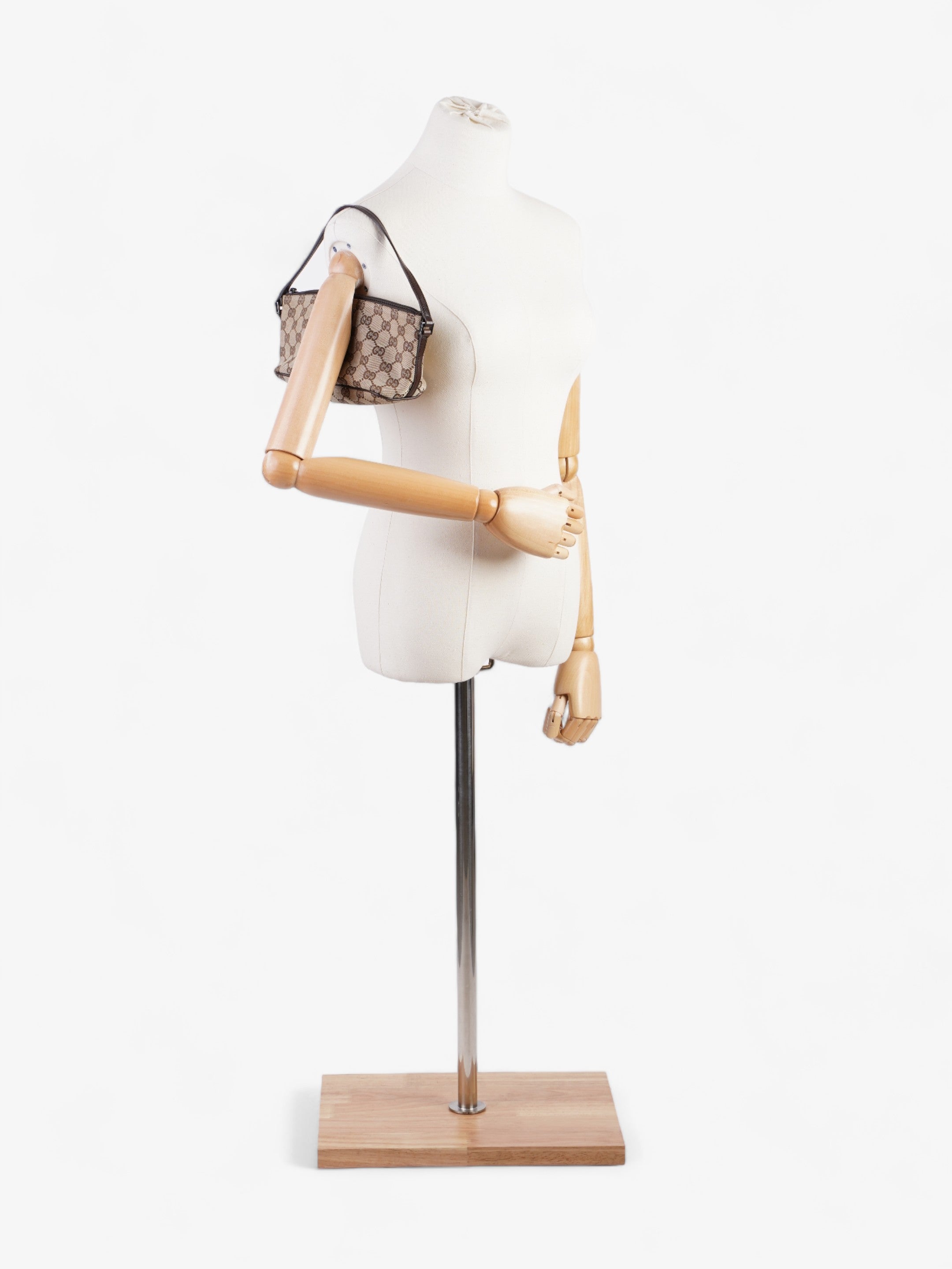 Gucci Boat Pochette Beige And Ebony GG Supreme Canvas