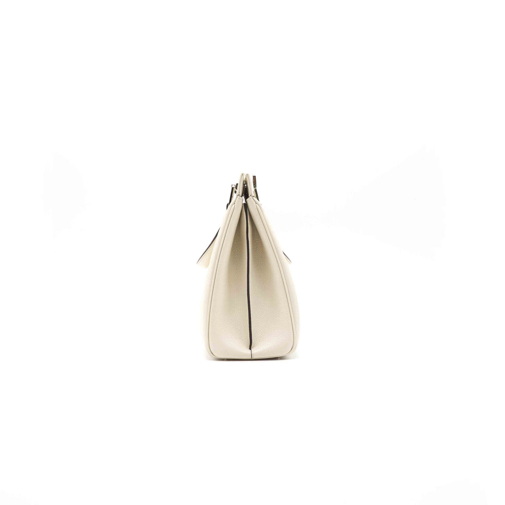 Gucci Zumi Grainy Leather Small Top Handle Bag
