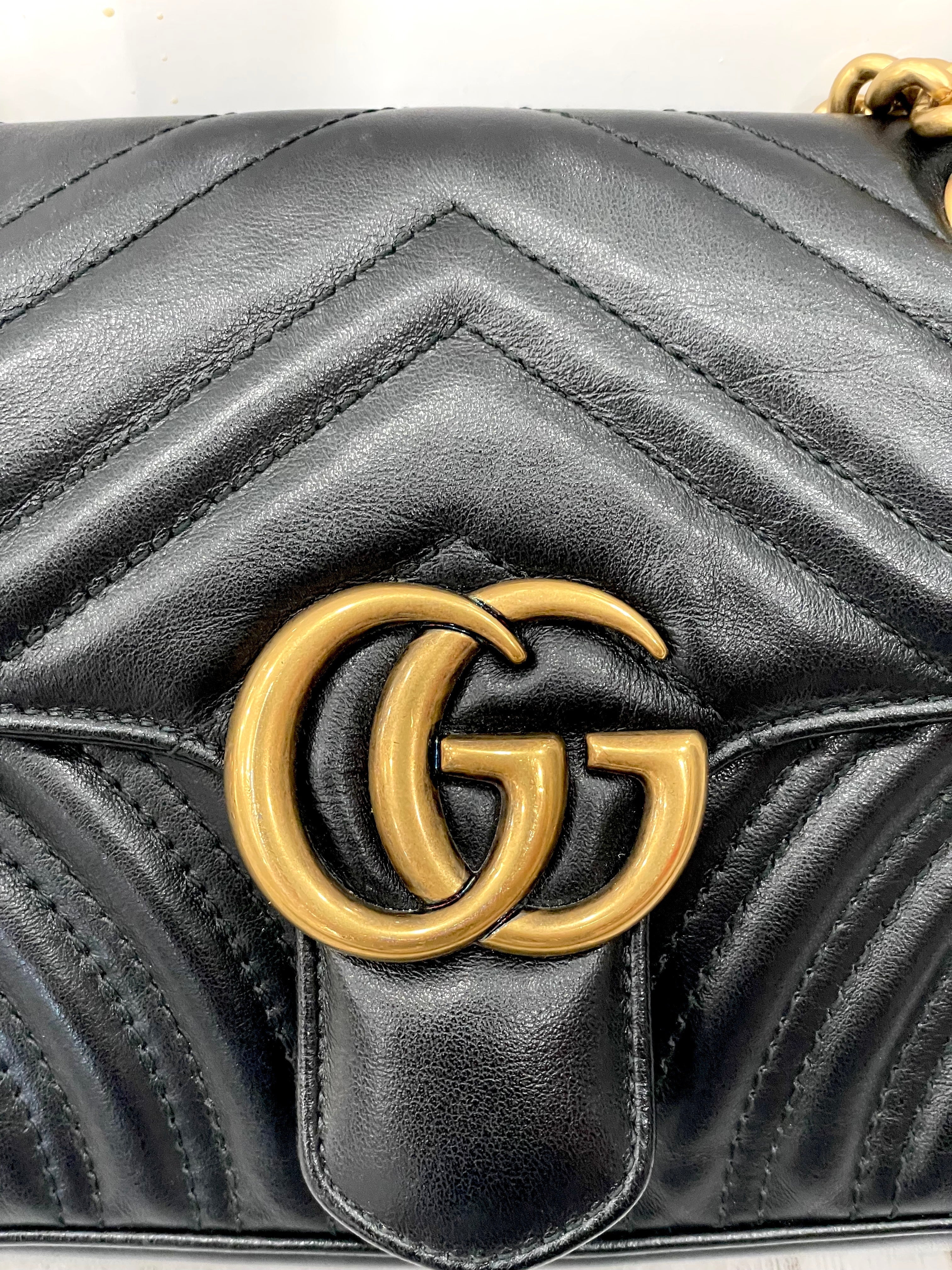 GUCCI GG MARMONT QUILTED CALFSKIN LEATHER SMALL BAG