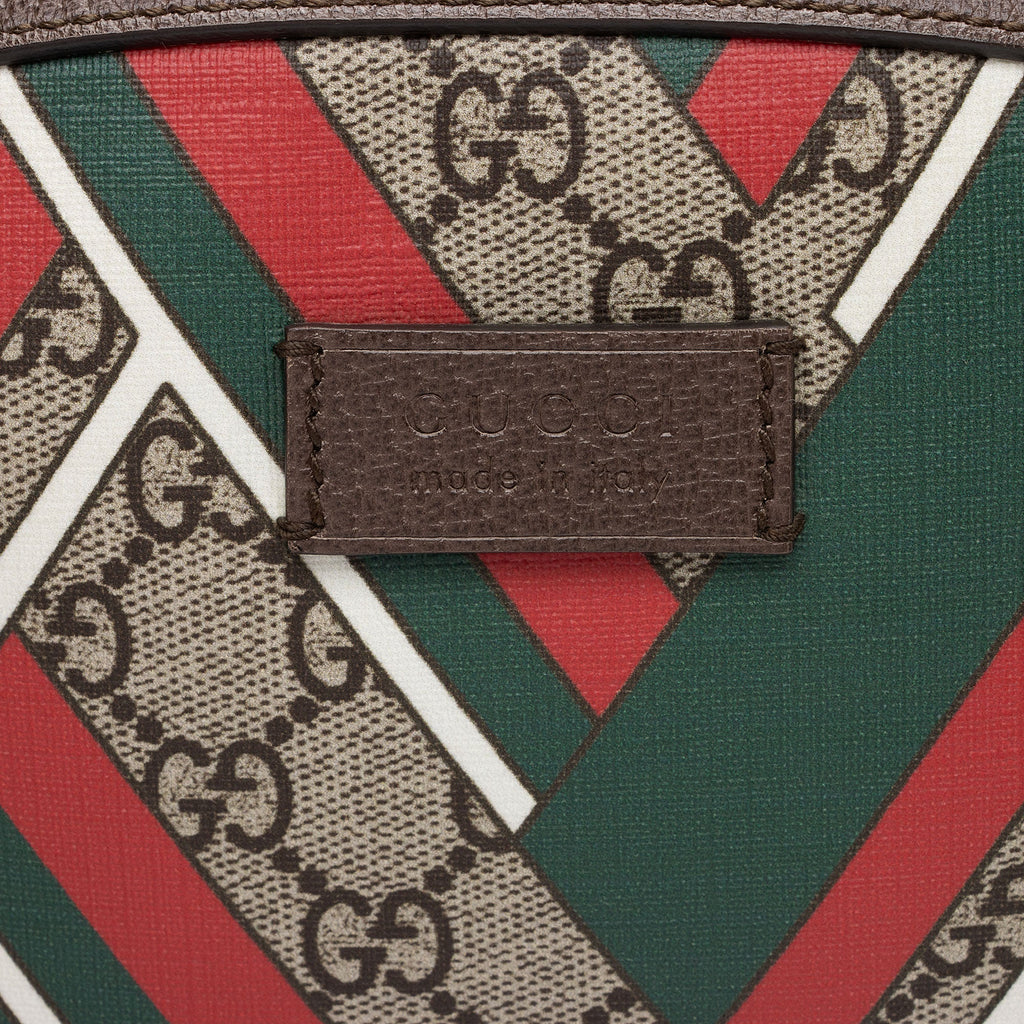 Gucci GG Supreme Chevron Medium Day Backpack (SHF-NG4dLJ)