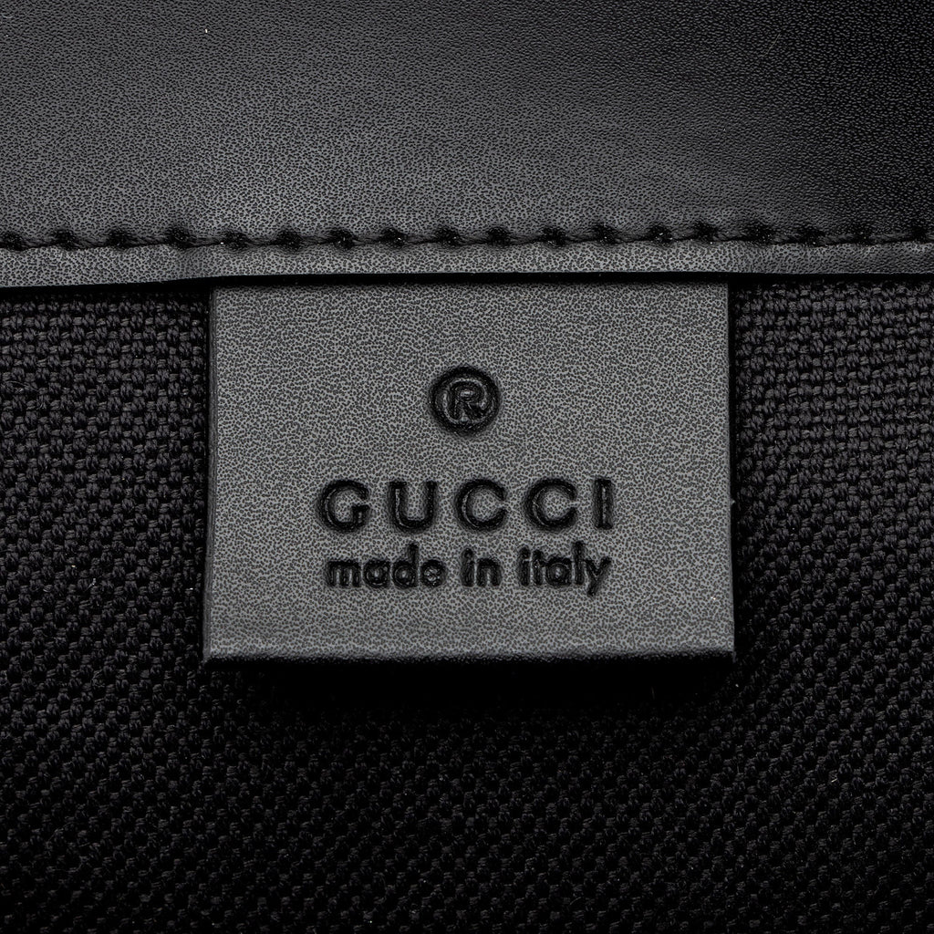 Gucci GG Supreme Medium Flap Backpack (SHF-NNj9Jx)