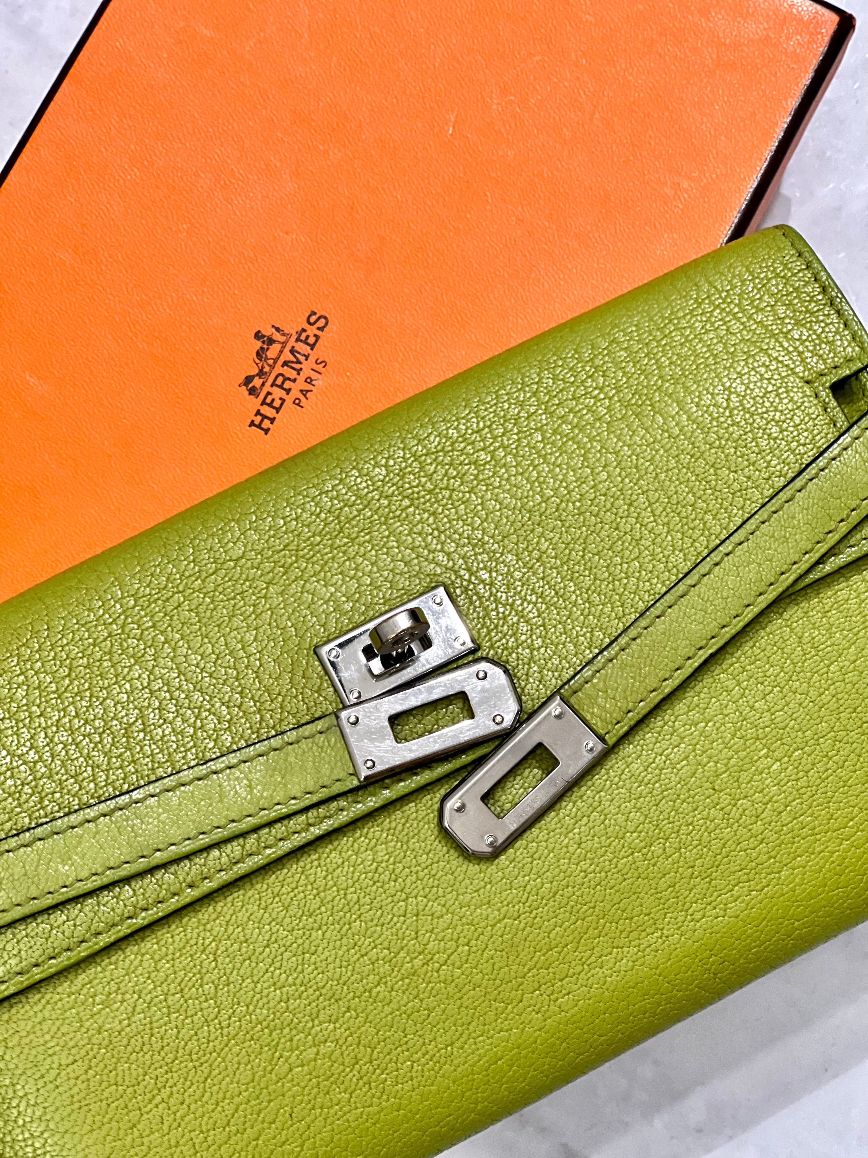 HERMÈS Kelly Long Chevre Mysore Wallet