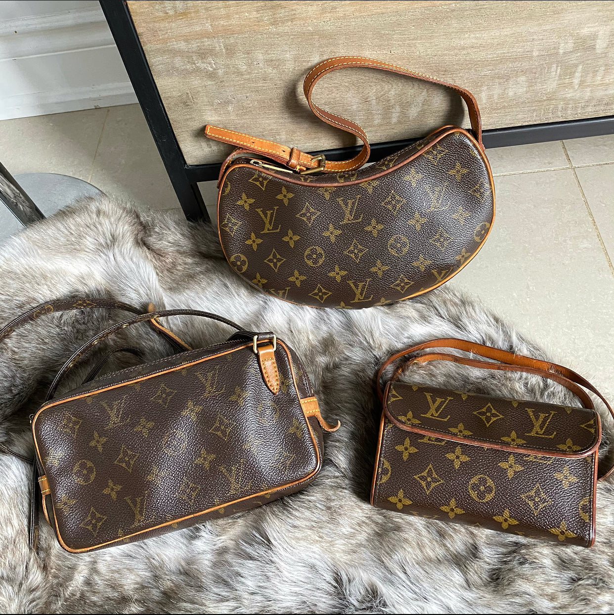 Louis Vuitton Monogram Florentine Small Pouch Belt Bag