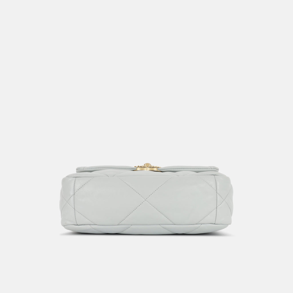Chanel Chanel 19 - Small