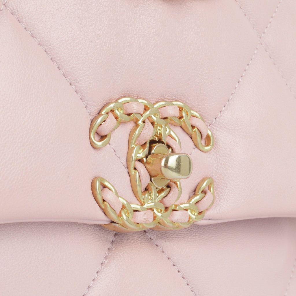 Chanel Chanel 19 - Small