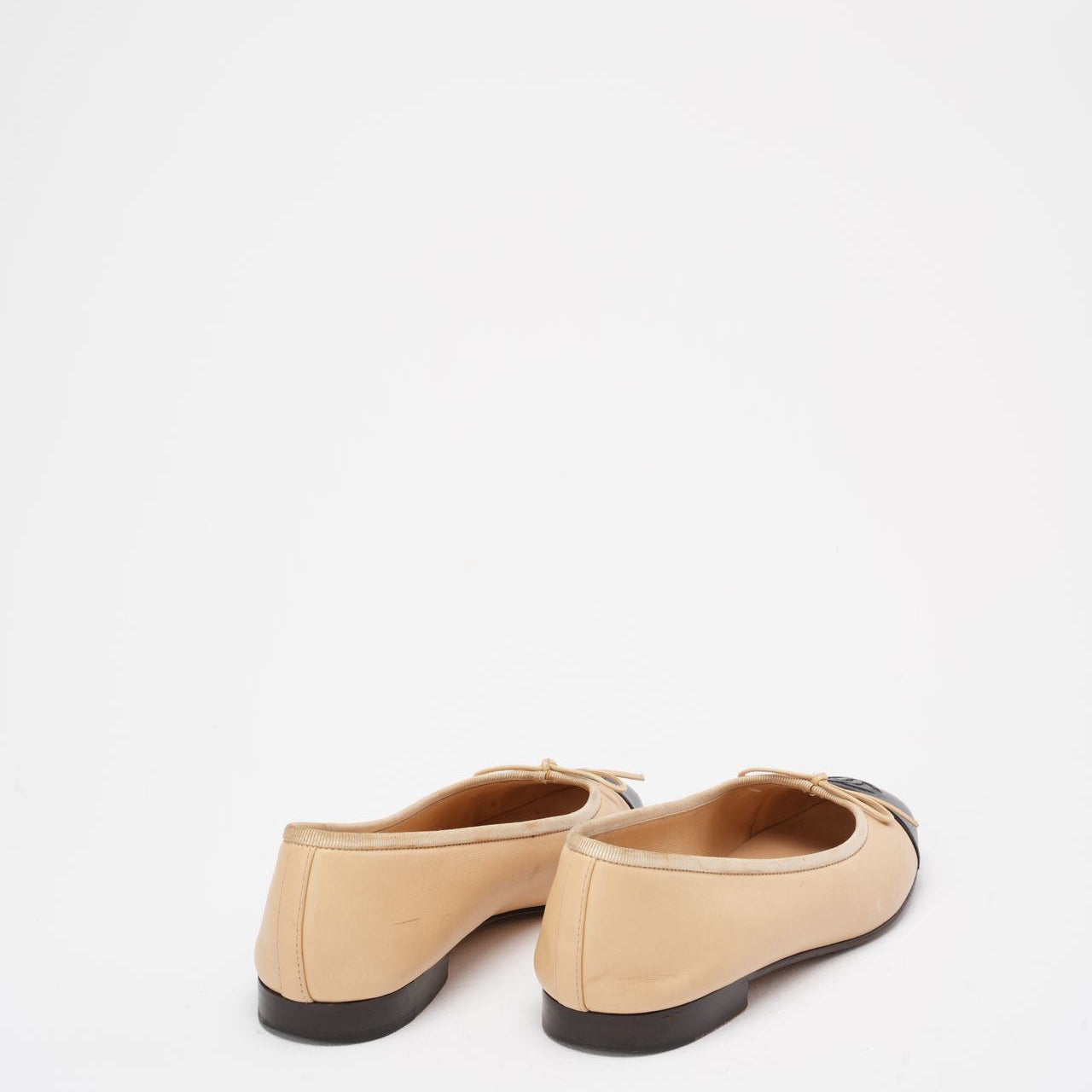 Chanel Beige/Black CC Cap Toe Ballet Flats Size 38