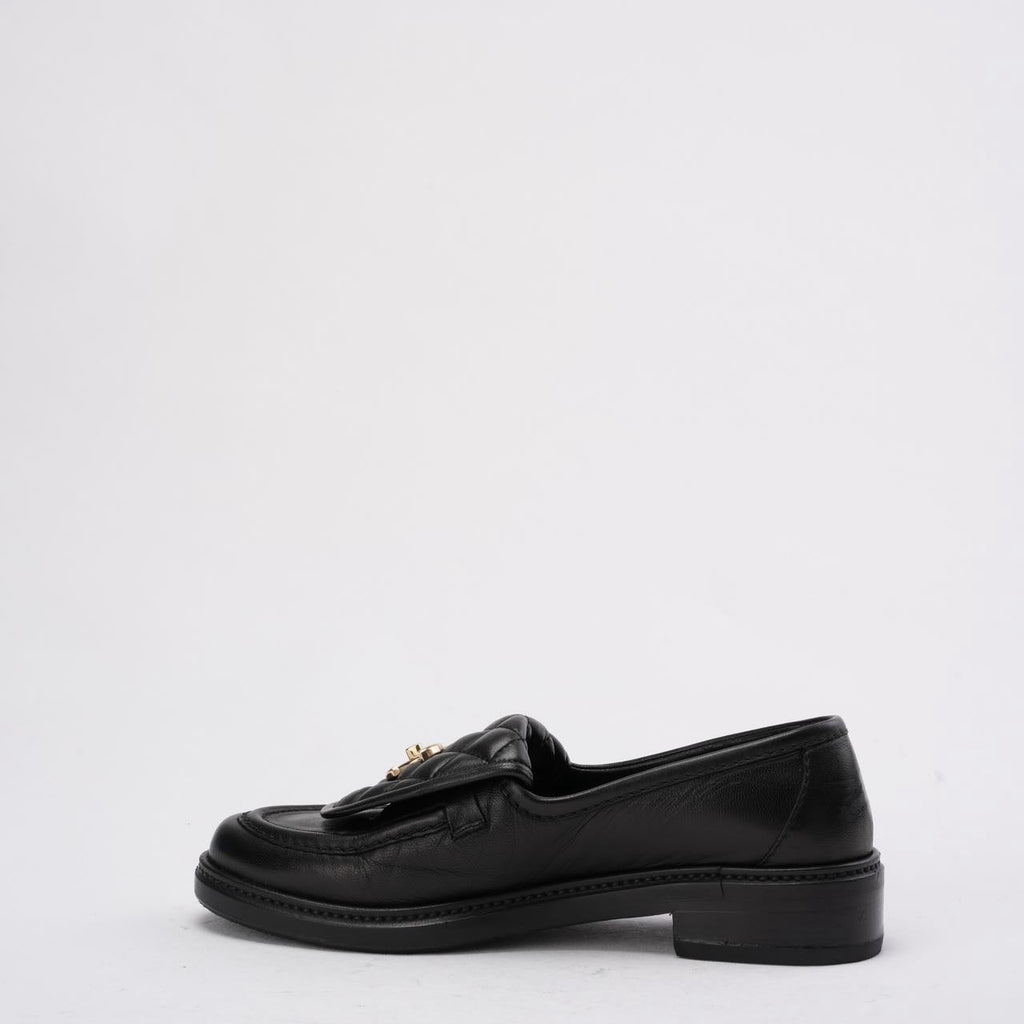 Chanel Black Lambskin Quilted CC Turnlock Loafers Size 38.5