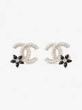 Chanel Flower Pearl CC Earrings Pearl / Black Base Metal