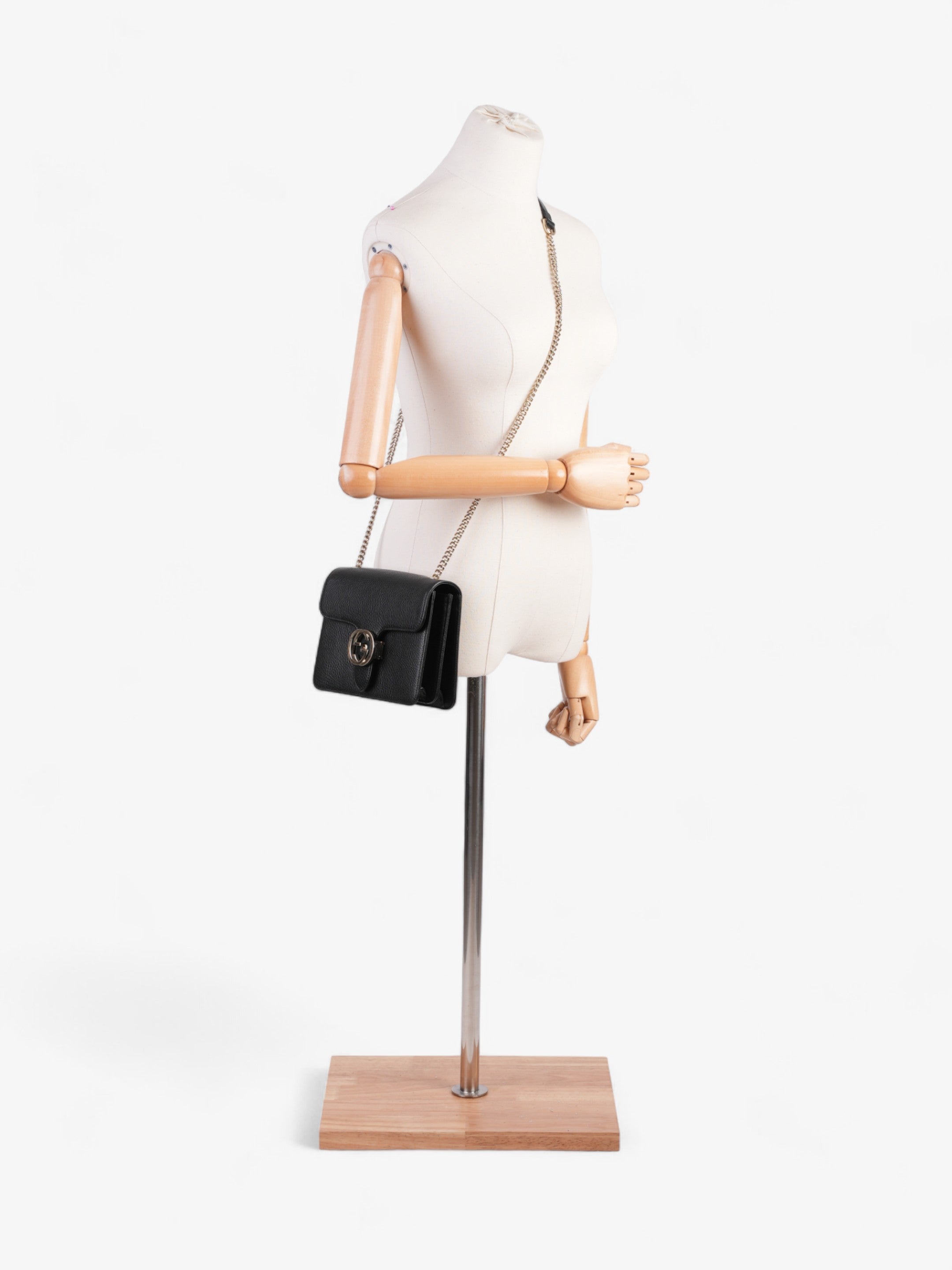 Gucci Interlocking G Flap Black Leather Small