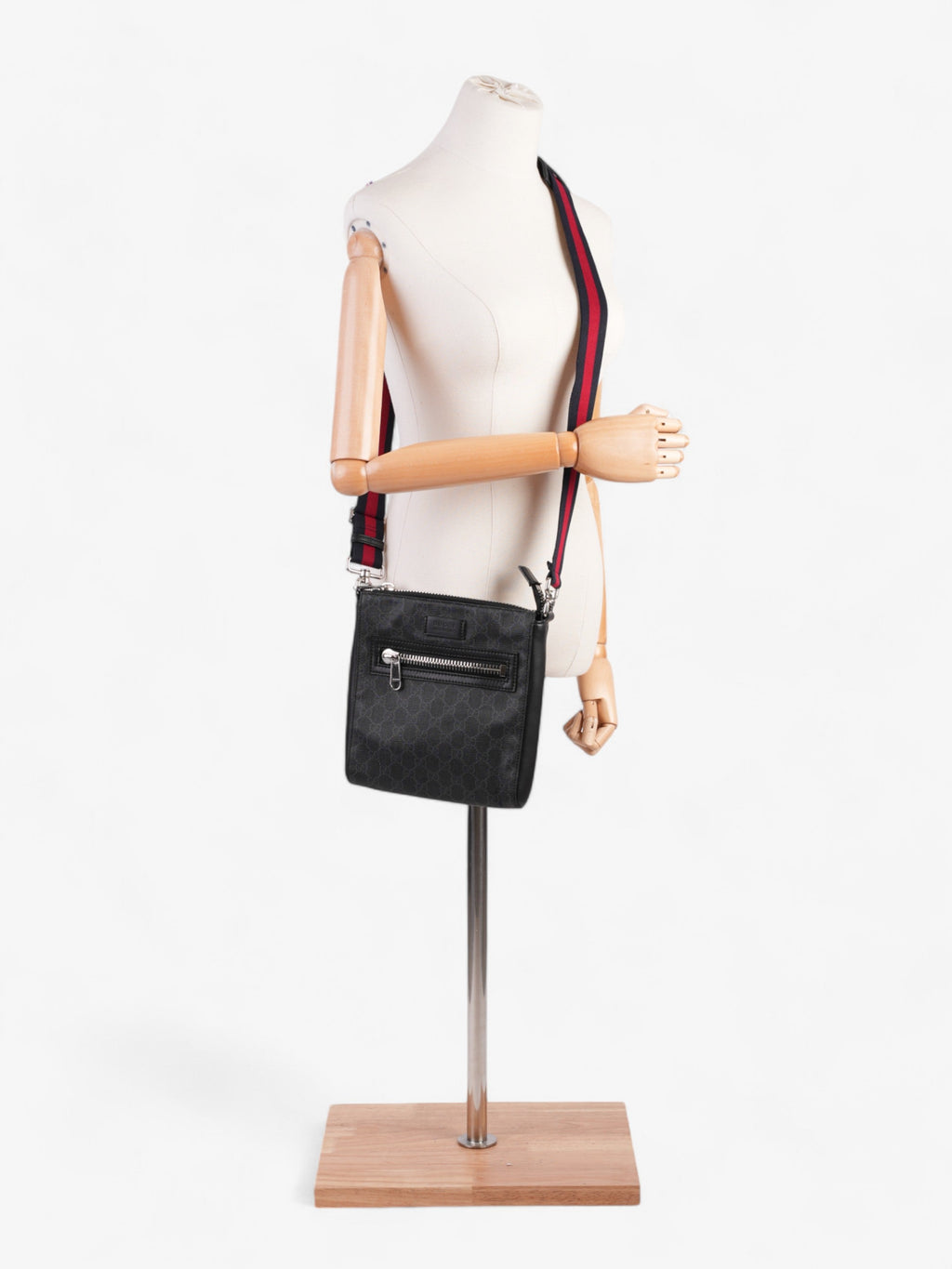 Gucci GG Messenger GG Supreme / Red / Blue Coated Canvas