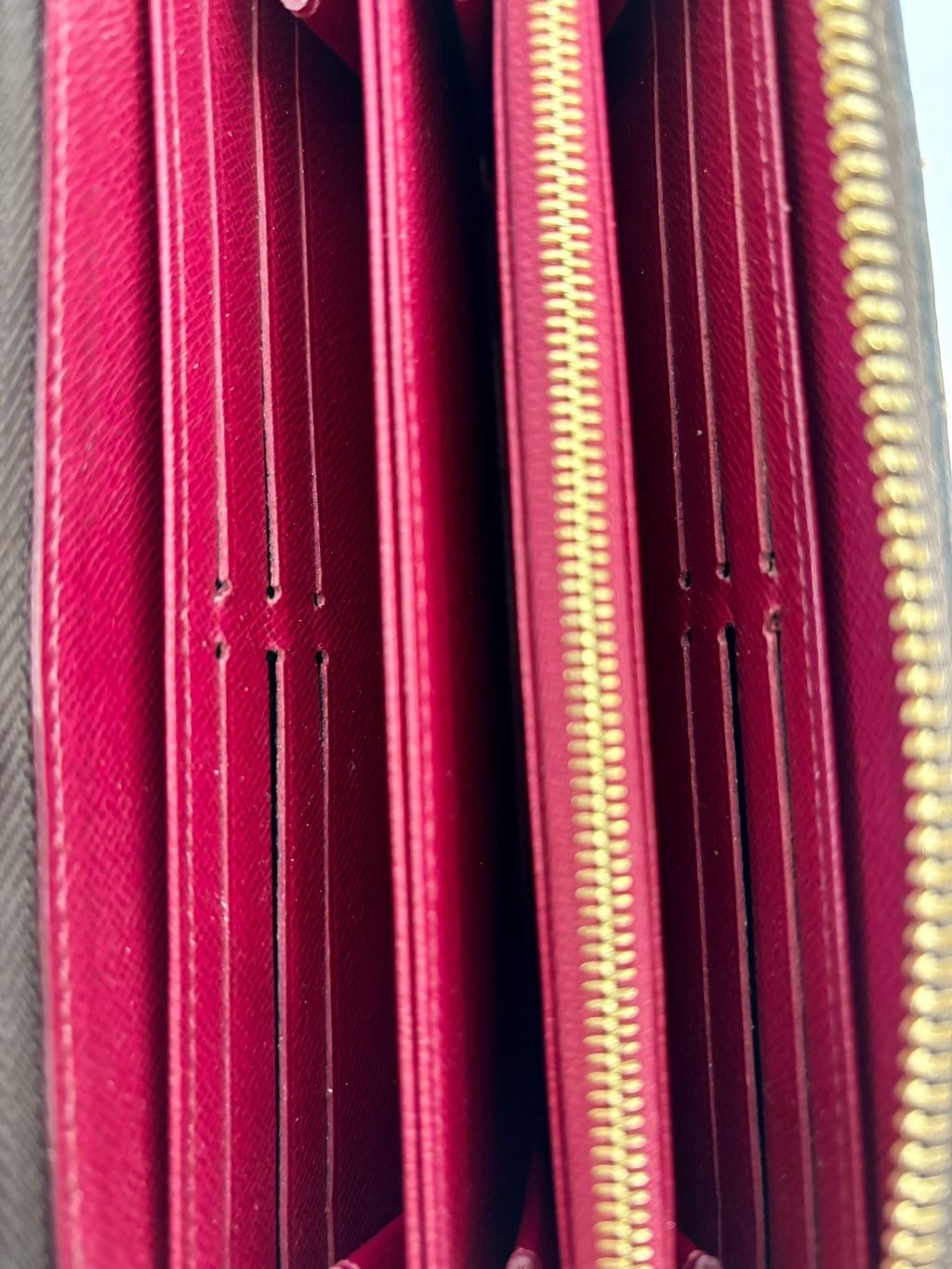 LOUIS VUITTON MONOGRAM ZIPPY WALLET