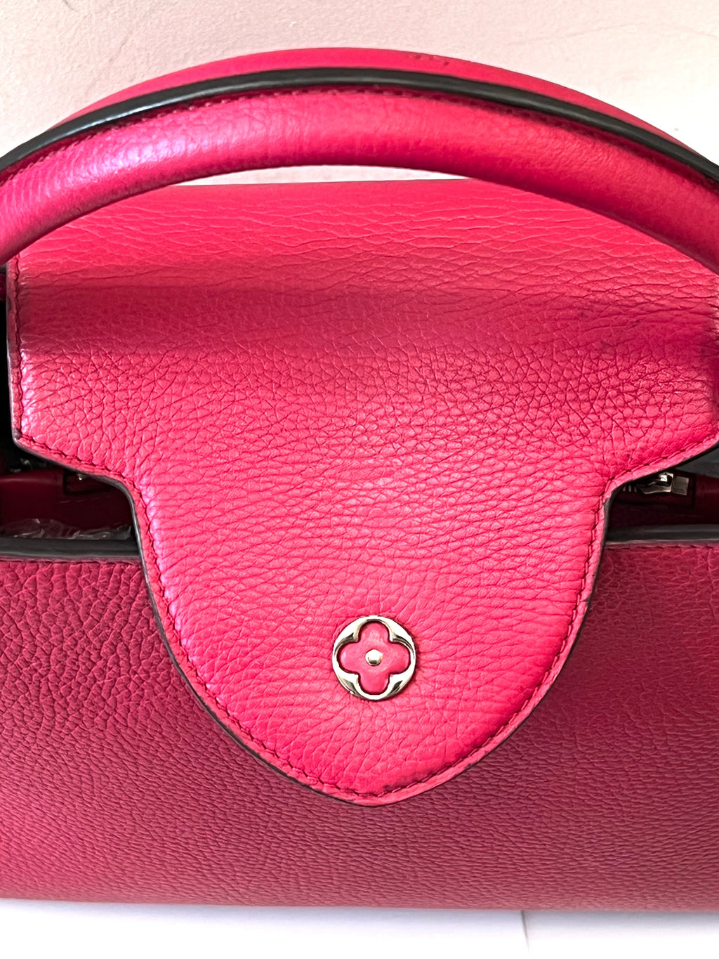 LOUIS VUITTON CAPUCINES MM LEATHER HANDBAG