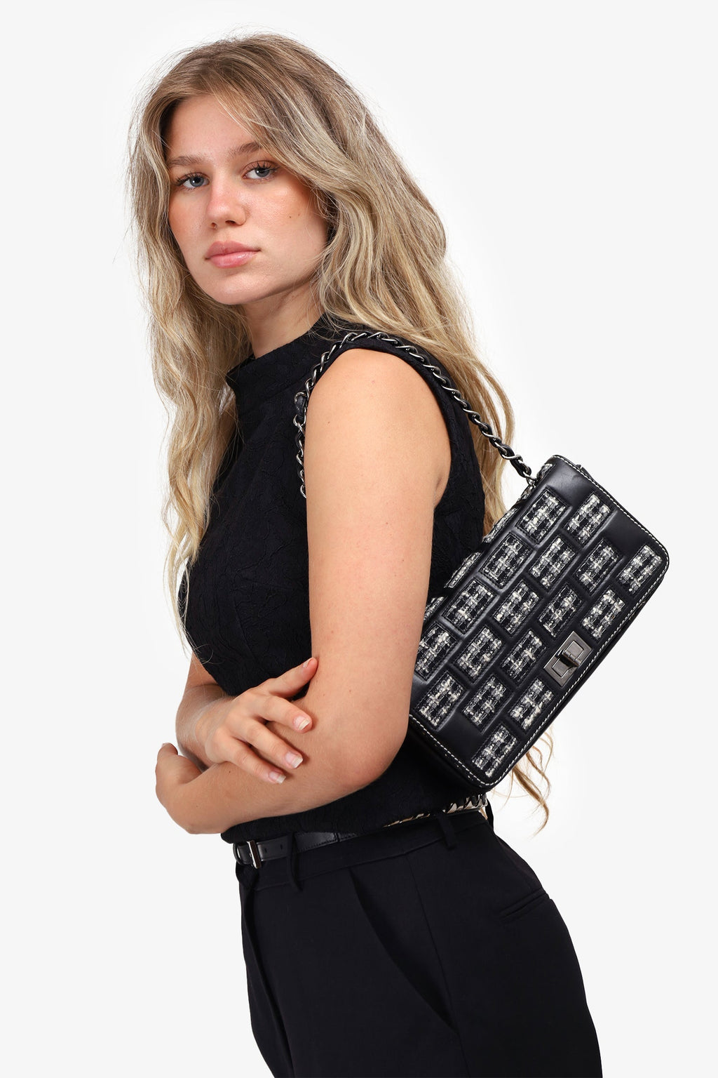 Pre-Loved Chanel™ 2004/05 Black/White Tweed/Leather Brick Reissue Flap Bag