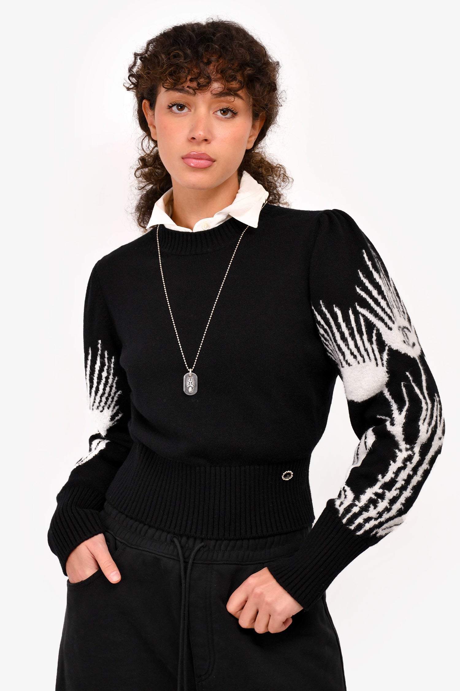 Pre-Loved Chanel™ 2021 Black Cashmere 'Le Château des Dames Sweater' Size 36