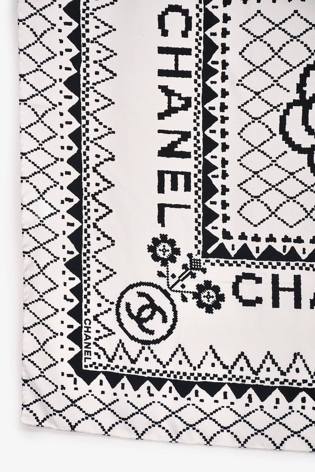 Pre-Loved Chanel™ 2018 Black/White Pixel Doodle Scarf