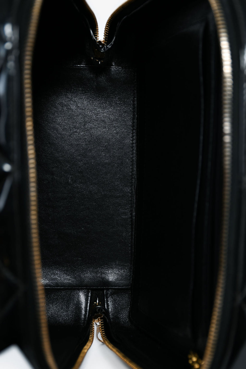 Pre-Loved Chanel™ 1994-96 Black Patent Leather Large Vanity Case