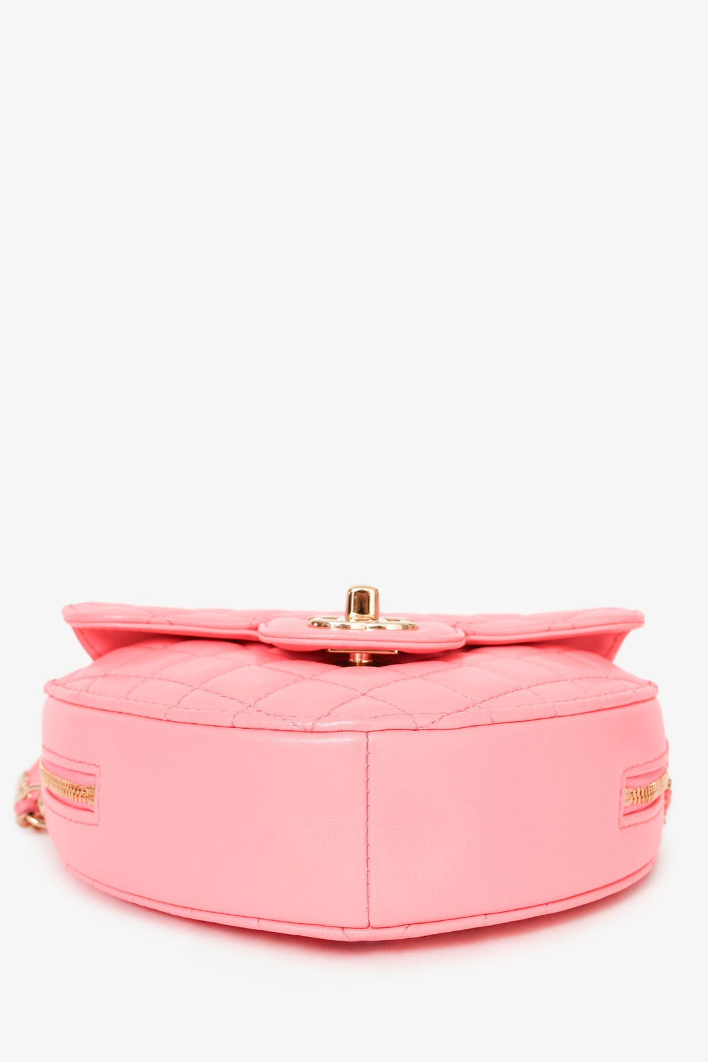 Pre-Loved Chanel™ 2022 Pink Leather Quilted Heart CC Shoulder Bag