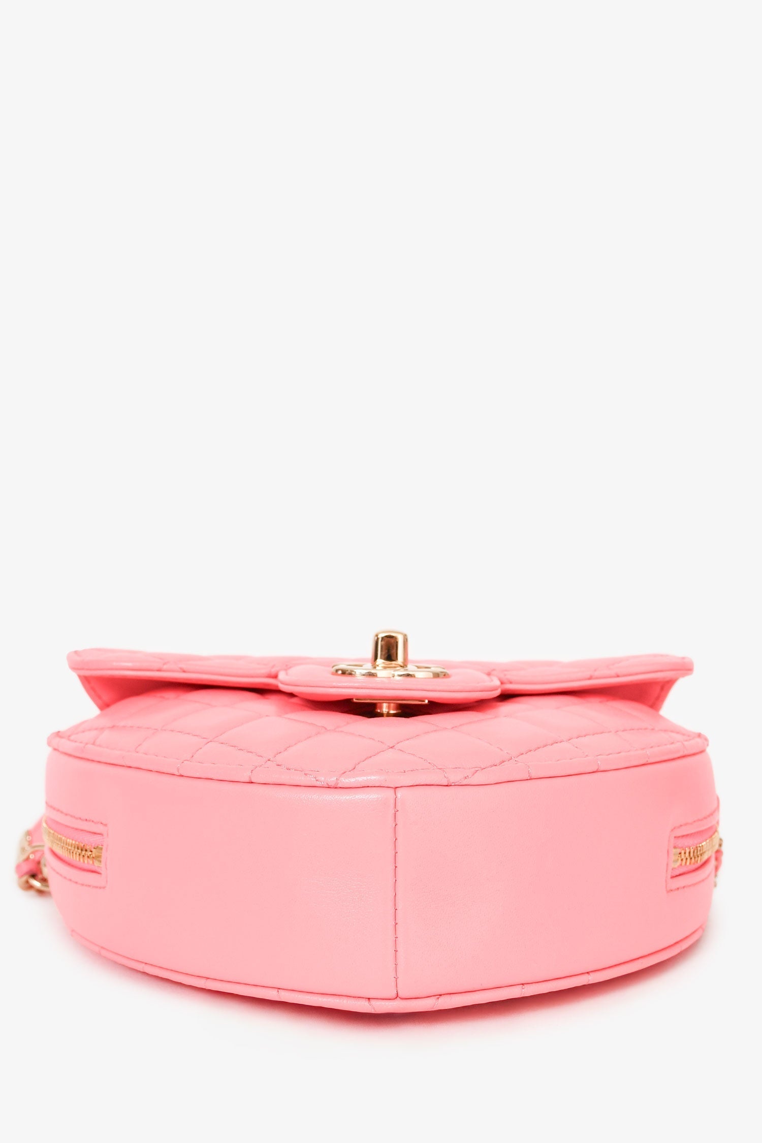 Pre-Loved Chanel™ 2022 Pink Leather Quilted Heart CC Shoulder Bag
