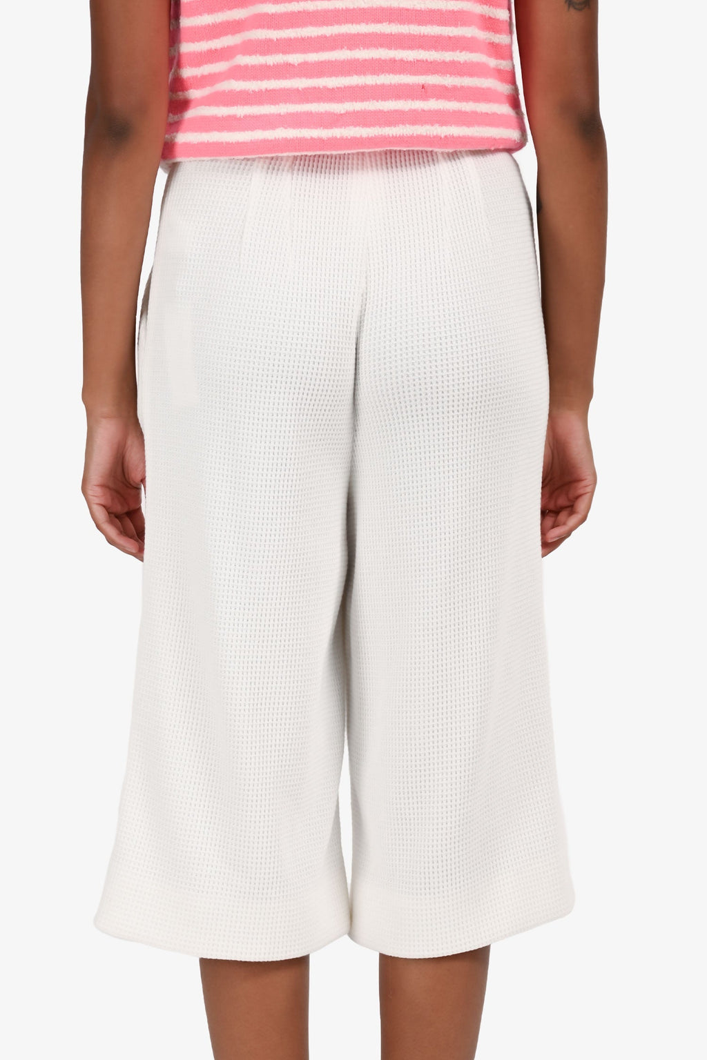 Pre Loved Chanel™ White Waffle Print Long Pleated Shorts Size 36