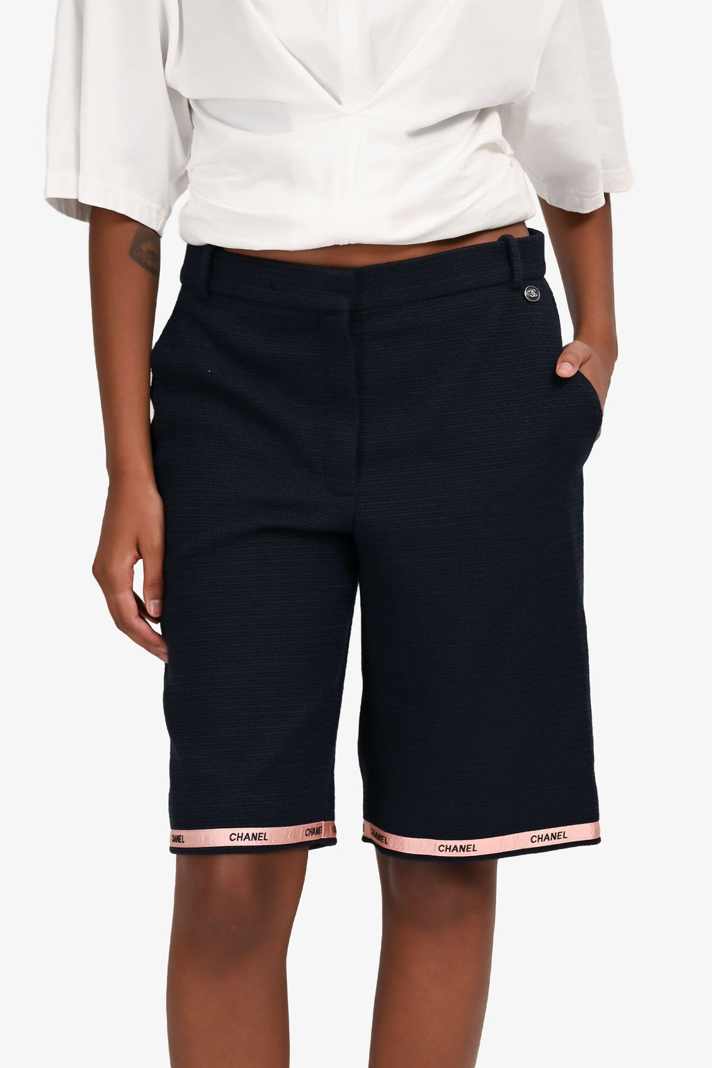 Pre-Loved Chanel™ Navy Blue Tweed/Pink Logo Ribbon Long Shorts Size 38