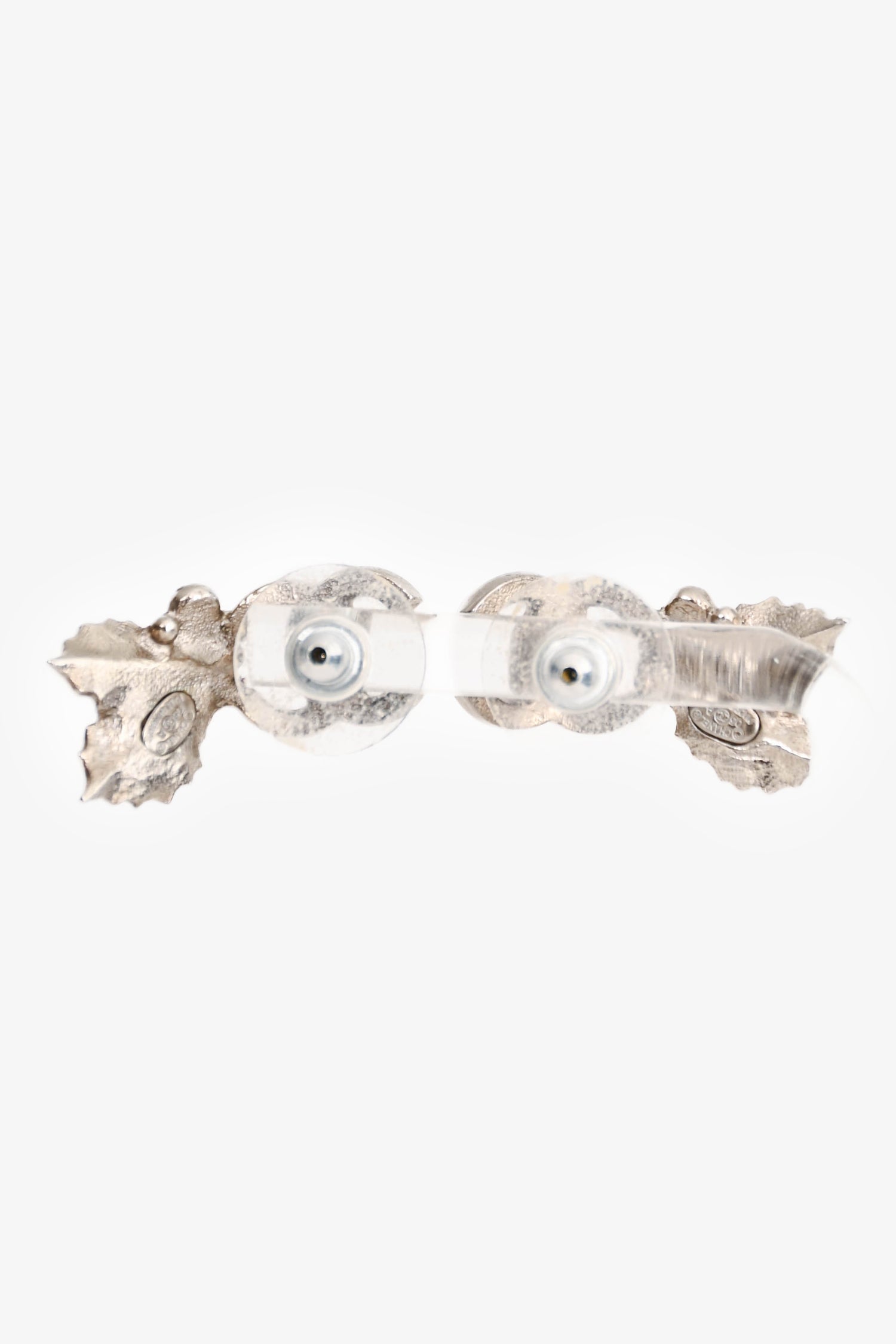 Pre-Loved Chanel™ 2005 Silver Tone Metal Foliage Earrings