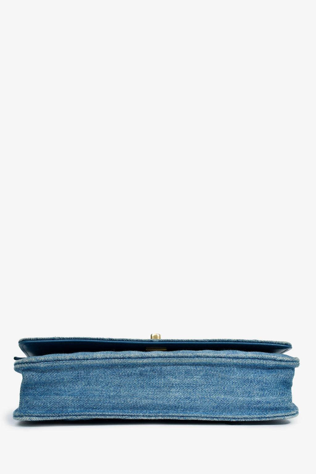 Pre-Loved Chanel™ 2022 Blue Denim Wallet On Chain