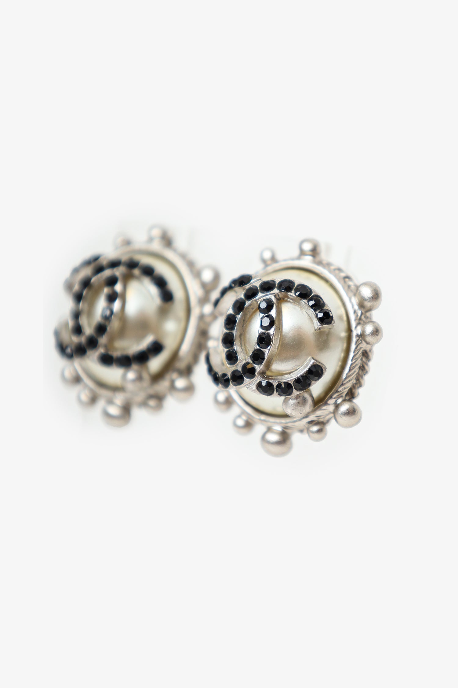 Pre-Loved Chanel™ Silver Tone Faux Pearl CC Crystal Embellished Earrings